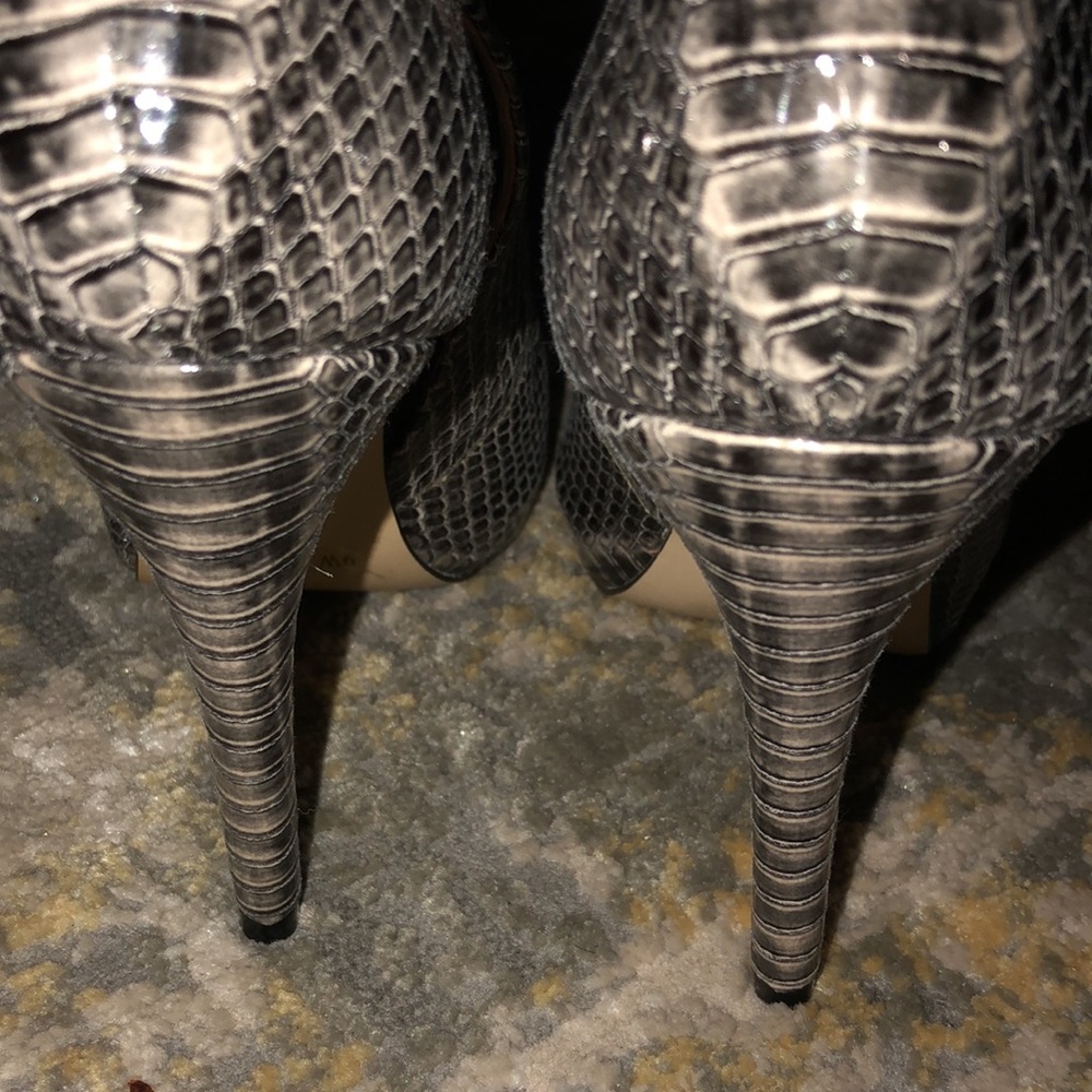 Heels - Picture 5 of 5